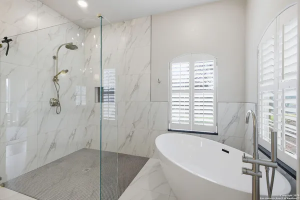 $1,050,000 | 9610 Trophy Oaks Drive, San Antonio, TX 78266