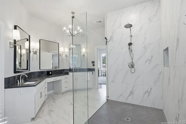$1,050,000 | 9610 Trophy Oaks Drive, San Antonio, TX 78266