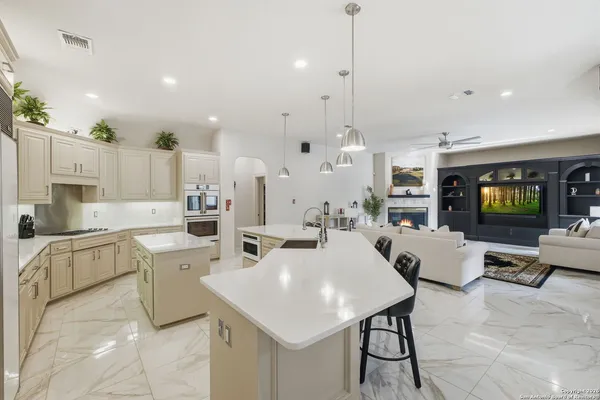 $1,050,000 | 9610 Trophy Oaks Drive, San Antonio, TX 78266