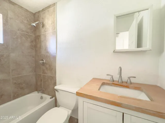 $1,399 | 1927 East Sheridan Street, Unit B, Phoenix, AZ 85006