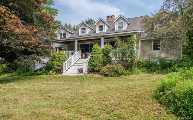 $640,000 | 19 James Court, Red Hook, NY 12571