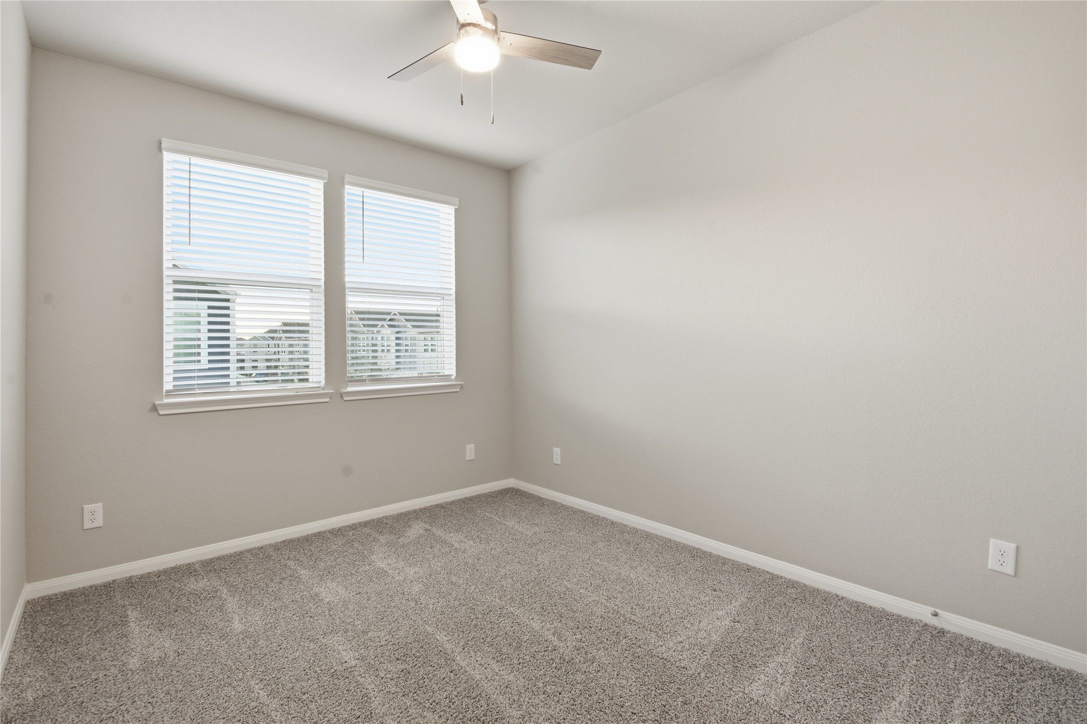 4106 Split Ivy Drive Houston, TX 77080 - Photo 27 of 34 an empty room with a window