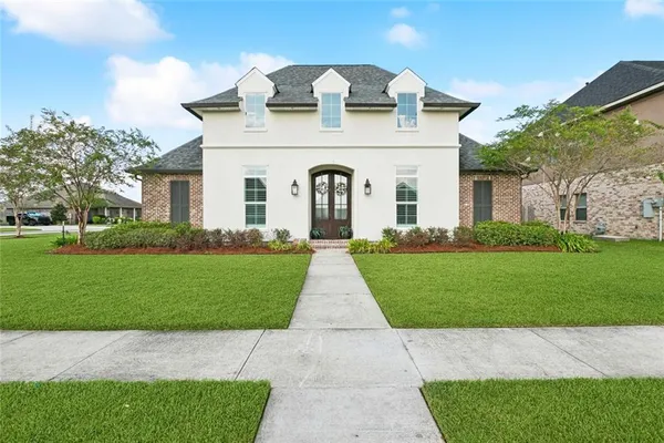 $550,000 | 116 Cove Pointe Drive, Luling, LA 70070