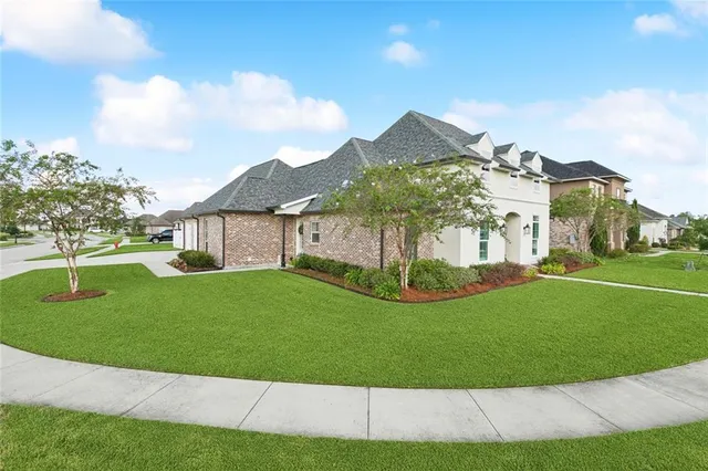 $550,000 | 116 Cove Pointe Drive, Luling, LA 70070