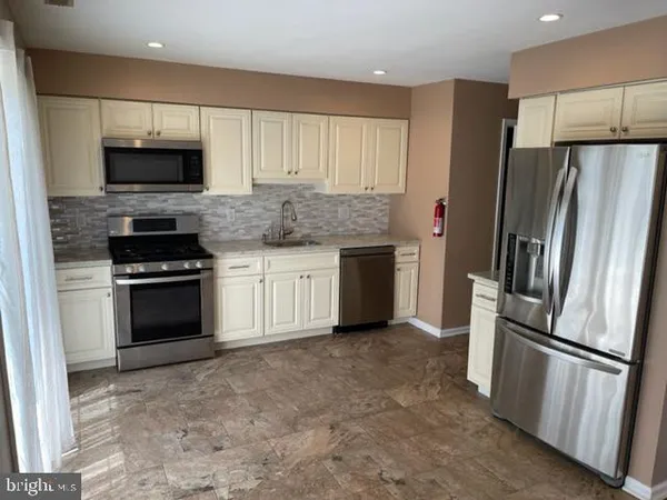 $2,800 | 2408 Stokes Road, Mount Laurel, NJ 08054