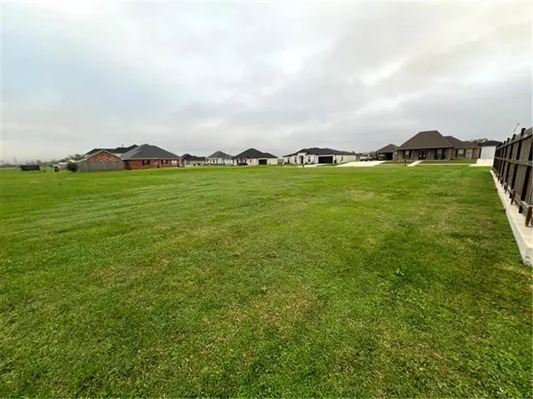 $69,900 | 118 Beau Pl Boulevard, Des Allemands, LA 70030