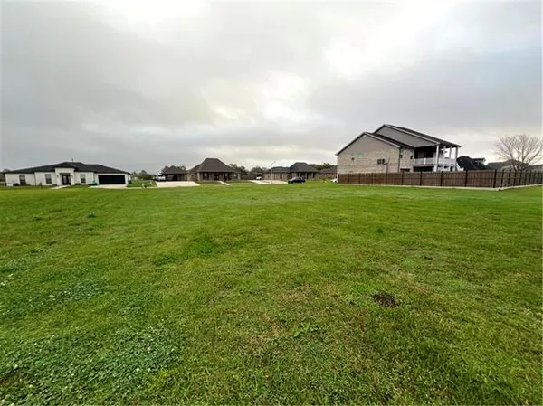 $69,900 | 118 Beau Pl Boulevard, Des Allemands, LA 70030