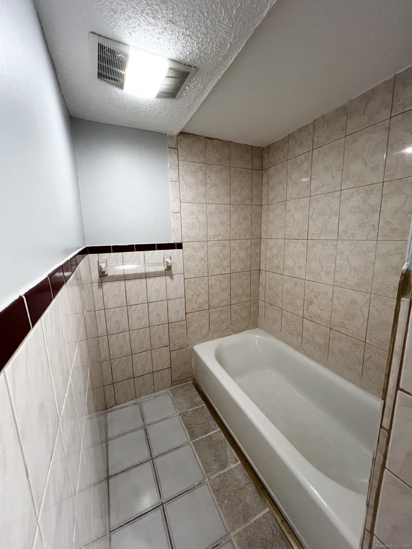 204 South Main Street, Unit 6 Middletown, CT 06457 - Photo 15 of 17