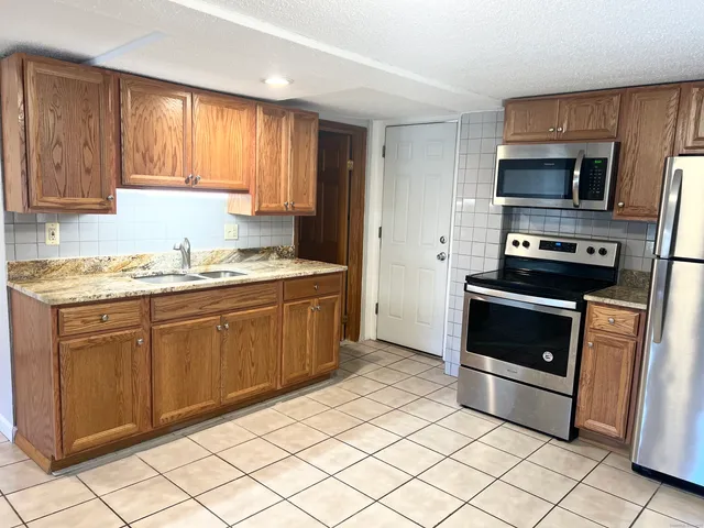 $1,550 | 204 South Main Street, Unit 6, Middletown, CT 06457