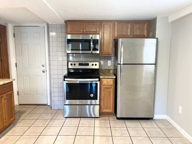 $1,550 | 204 South Main Street, Unit 6, Middletown, CT 06457