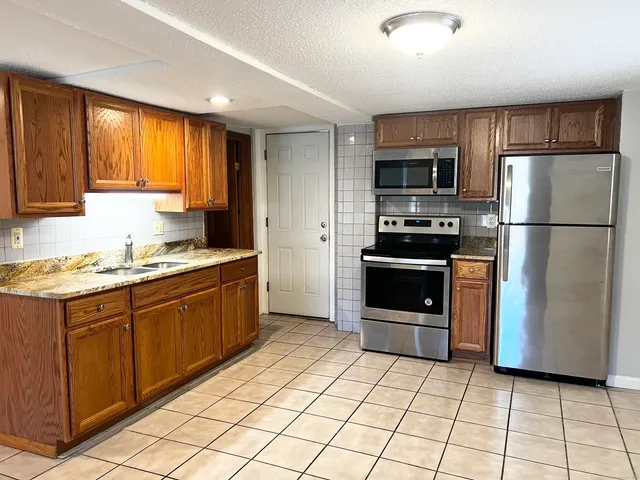 $1,550 | 204 South Main Street, Unit 6, Middletown, CT 06457