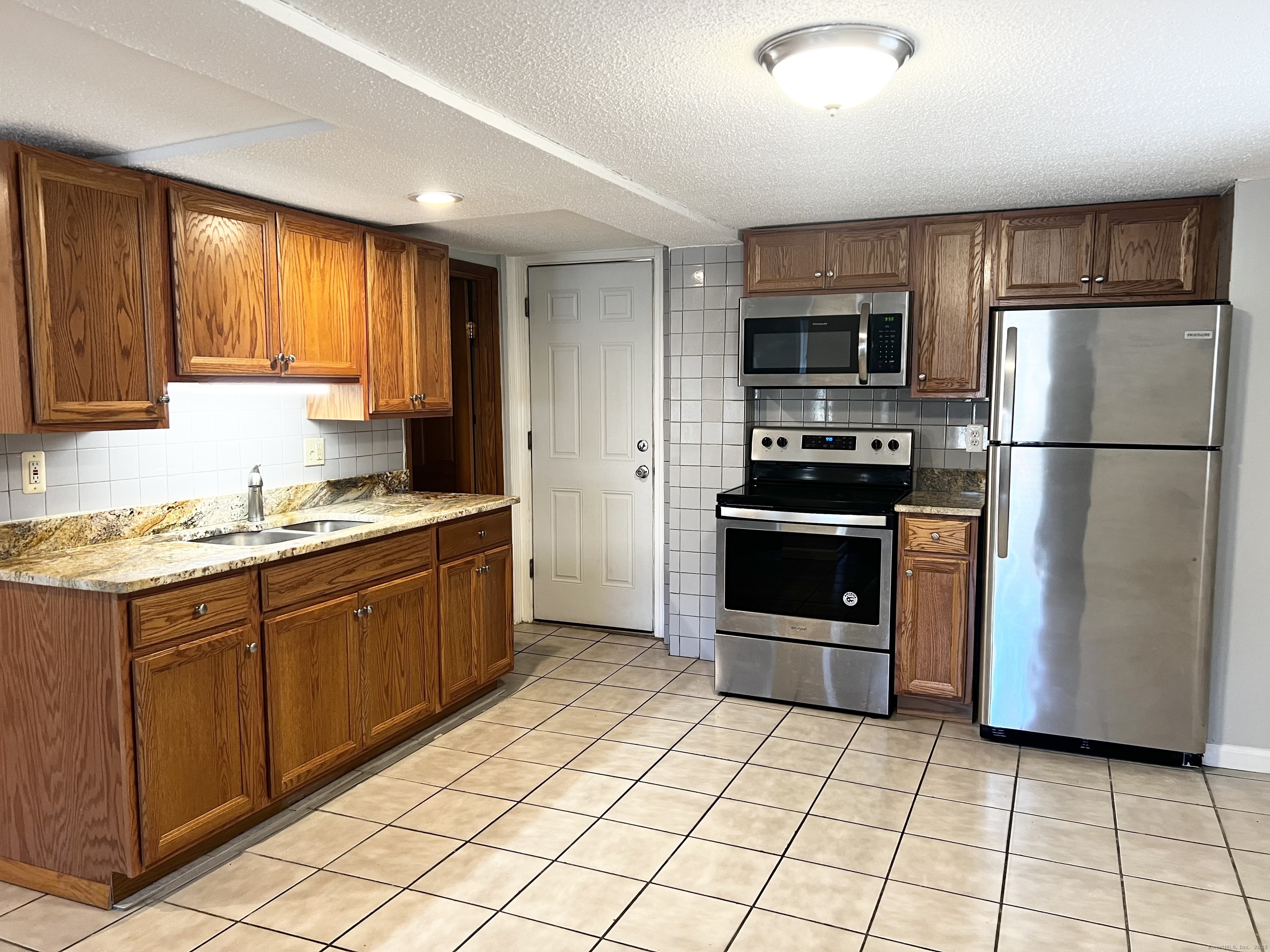 204 South Main Street, Unit 6 Middletown, CT 06457 - Photo 5 of 17