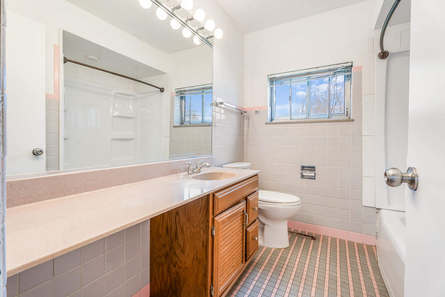 228 Southmoor Road Hammond, IN 46324 - Photo 13 of 31 1500x1000