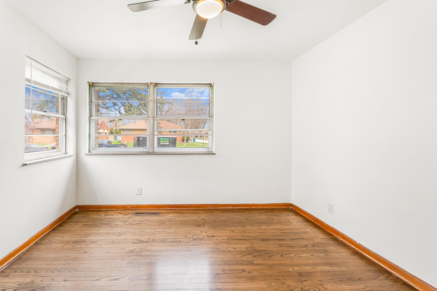 228 Southmoor Road Hammond, IN 46324 - Photo 15 of 31 1500x1000