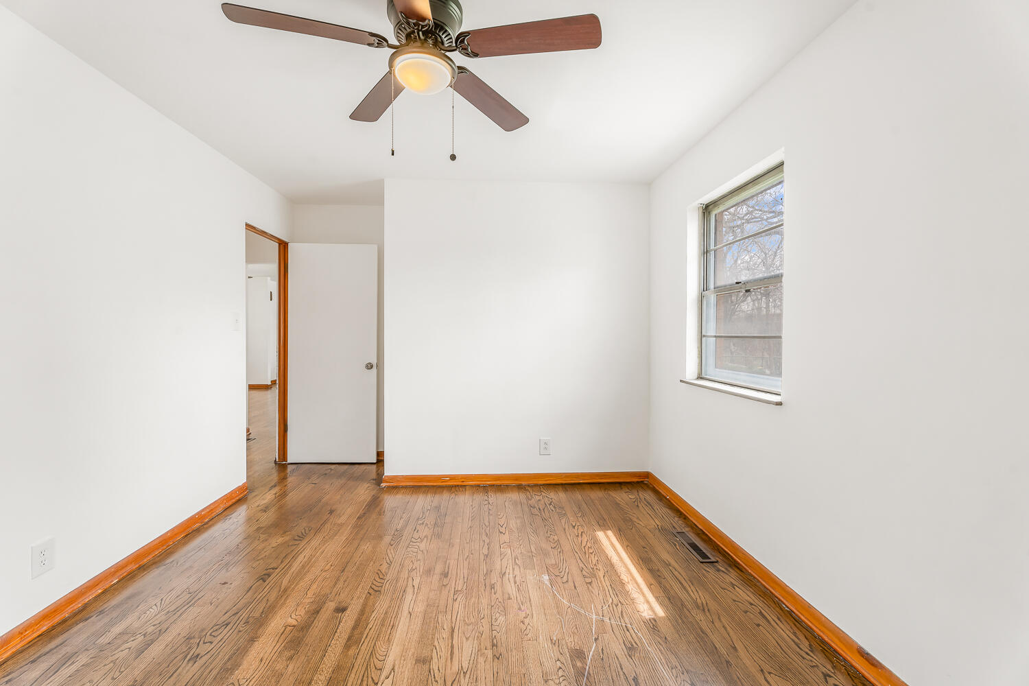 228 Southmoor Road Hammond, IN 46324 - Photo 17 of 31 1500x1000