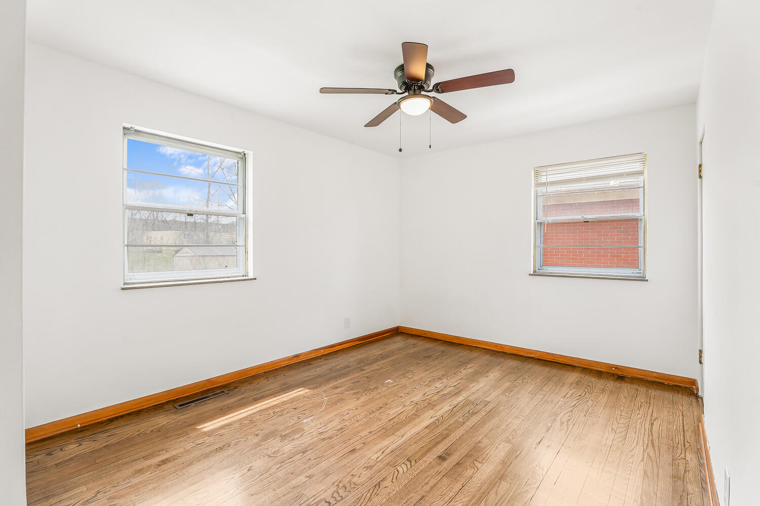 228 Southmoor Road Hammond, IN 46324 - Photo 18 of 31 1500x1000
