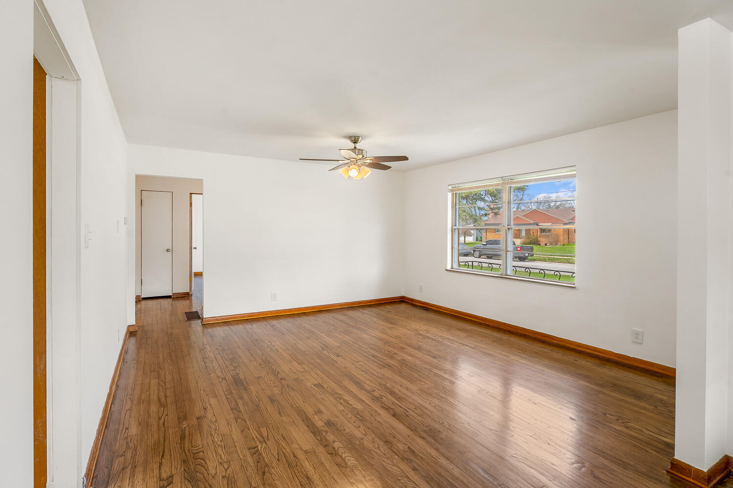 228 Southmoor Road Hammond, IN 46324 - Photo 9 of 31 1500x1000