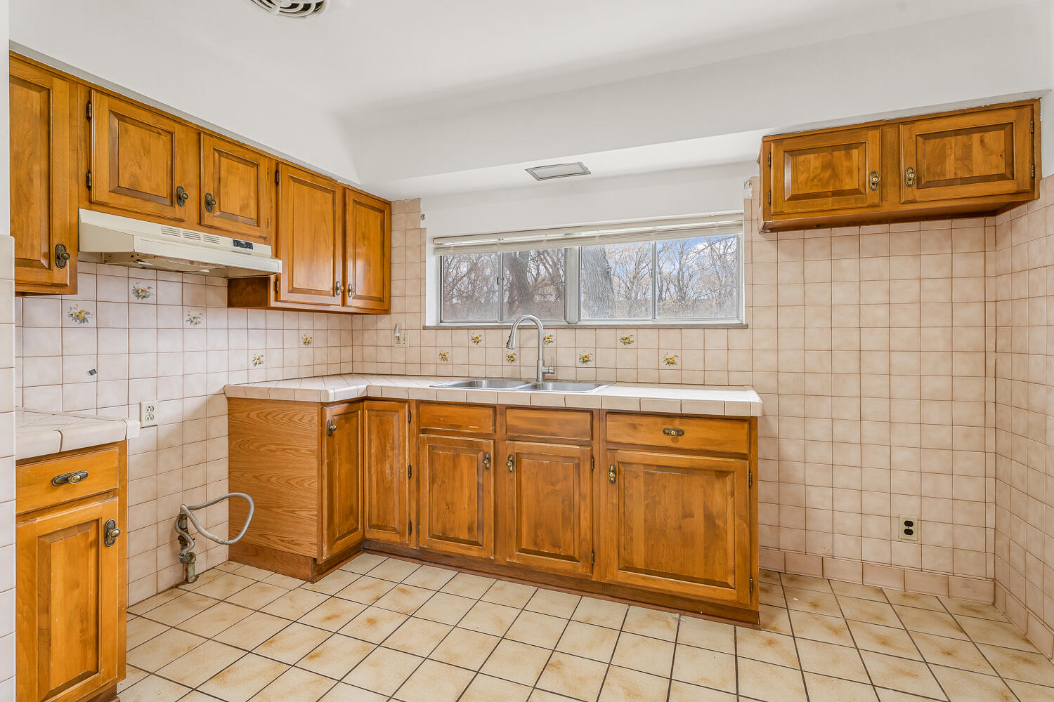 228 Southmoor Road Hammond, IN 46324 - Photo 10 of 31 1500x1000