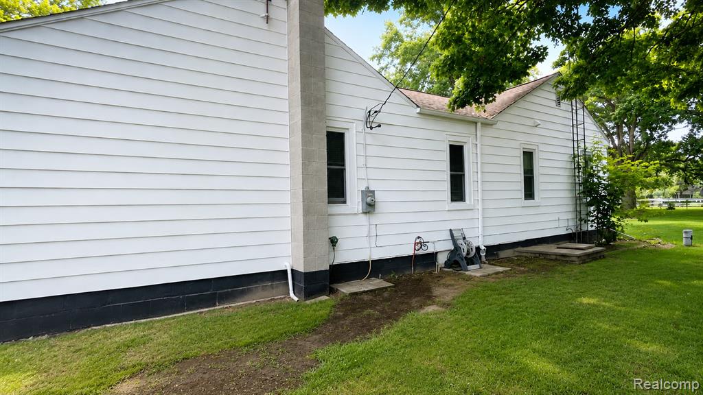 3030 West Newark Road Lapeer, MI 48446 - Photo 15 of 21