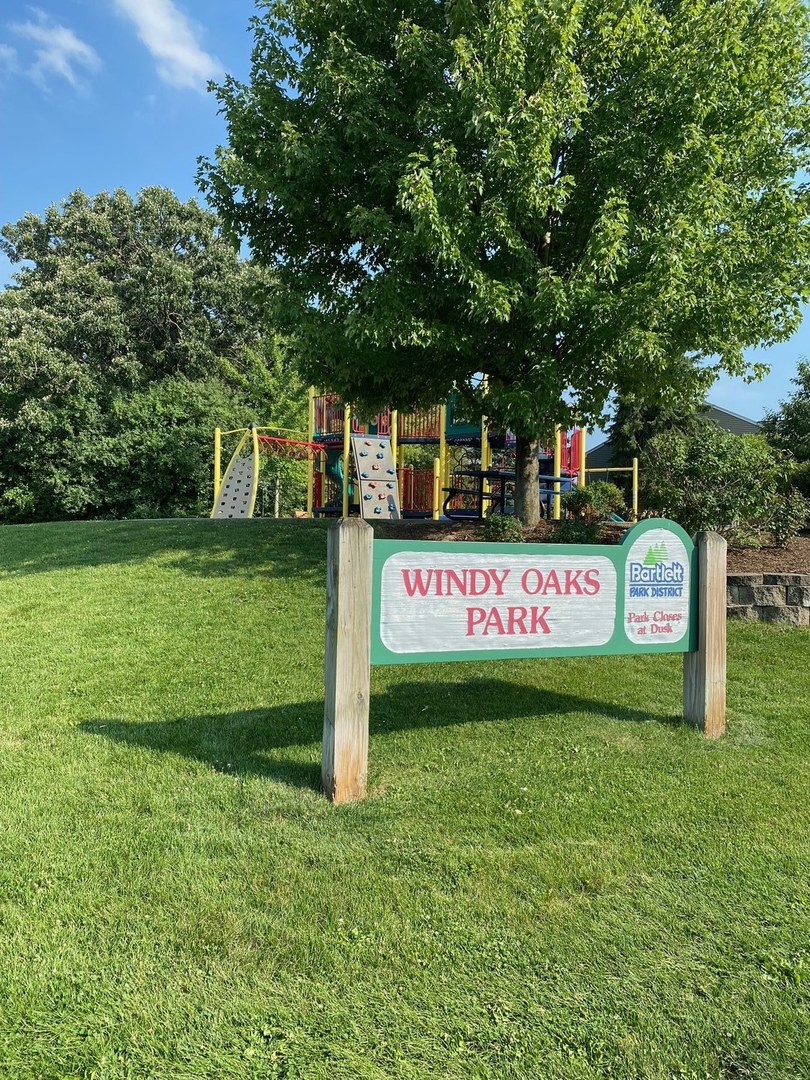 440 Spaulding Road Bartlett, IL 60103 - Photo 26 of 27 a view of an outdoor space