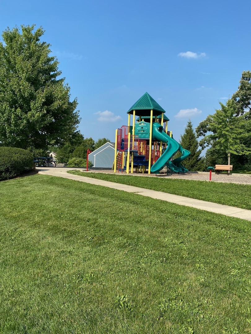440 Spaulding Road Bartlett, IL 60103 - Photo 27 of 27 a view of a volley ball court