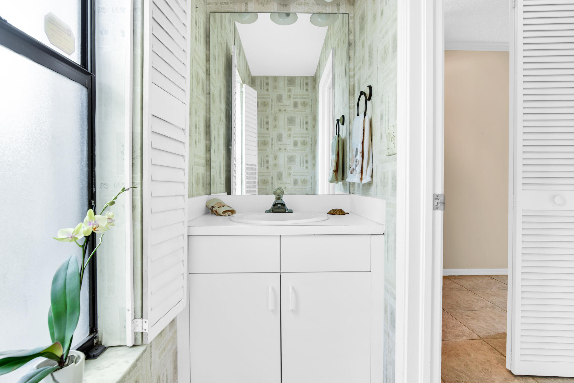 756 Mariners Way Boynton Beach, FL 33435 - Photo 38 of 66 Downstairs Bath