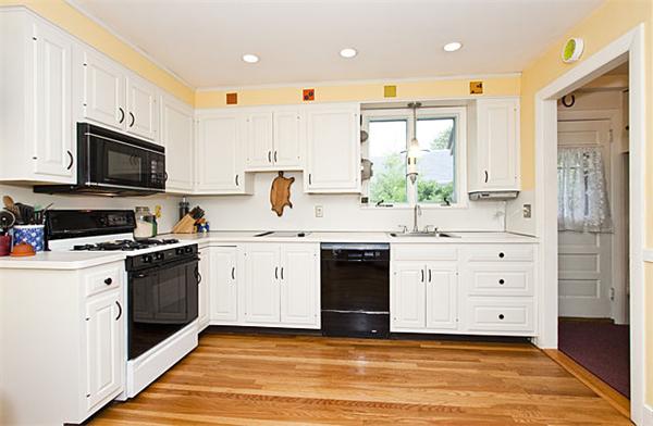 58 Bow Road Belmont, MA 02478 - Photo 7 of 16