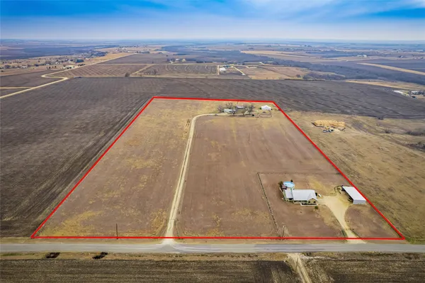$1,300,000 | 851-877 County Road 455, Coupland, TX 78615