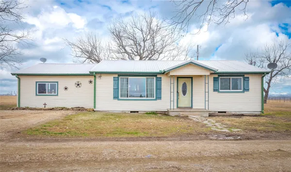 $1,300,000 | 851-877 County Road 455, Coupland, TX 78615