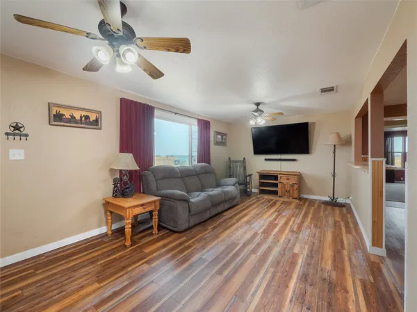 $1,300,000 | 851-877 County Road 455, Coupland, TX 78615