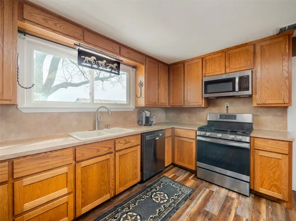 $1,300,000 | 851-877 County Road 455, Coupland, TX 78615