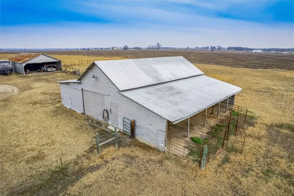 $1,300,000 | 851-877 County Road 455, Coupland, TX 78615