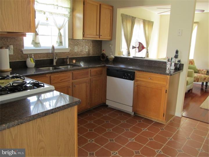 9 Vaccaro Road Lawrenceville, NJ 08648 - Photo 2 of 24 Kitchen