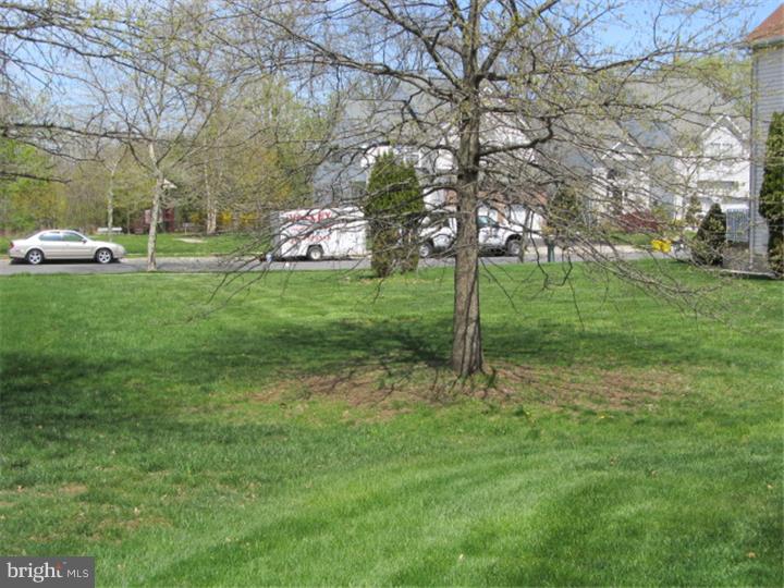 9 Vaccaro Road Lawrenceville, NJ 08648 - Photo 21 of 24 View in Back