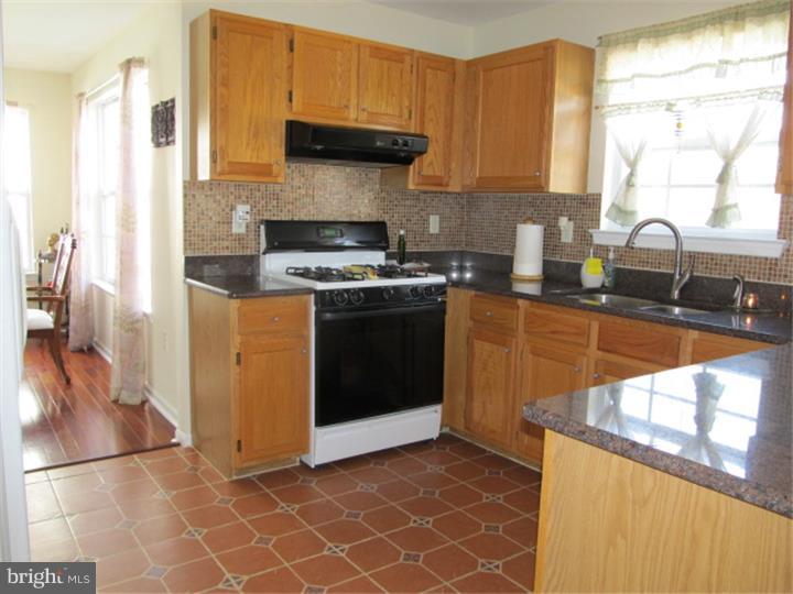 9 Vaccaro Road Lawrenceville, NJ 08648 - Photo 4 of 24 Kitchen