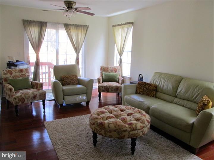 9 Vaccaro Road Lawrenceville, NJ 08648 - Photo 5 of 24 Family Room