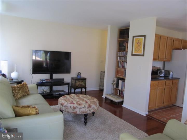 9 Vaccaro Road Lawrenceville, NJ 08648 - Photo 6 of 24 Family Room