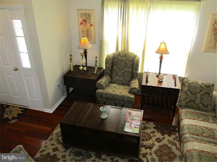 9 Vaccaro Road Lawrenceville, NJ 08648 - Photo 8 of 24 Living Room