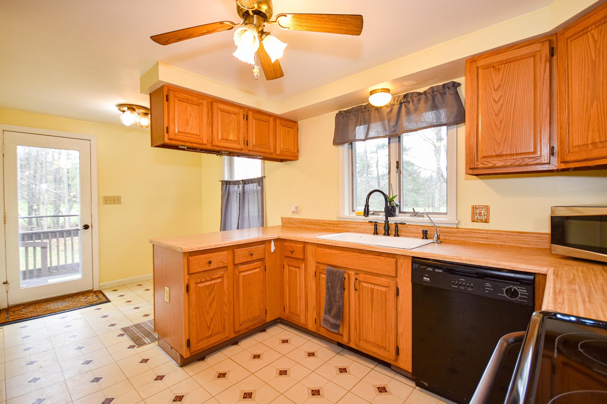 2 Pawtucketts Way Rochester, NH 03867 - Photo 3 of 22