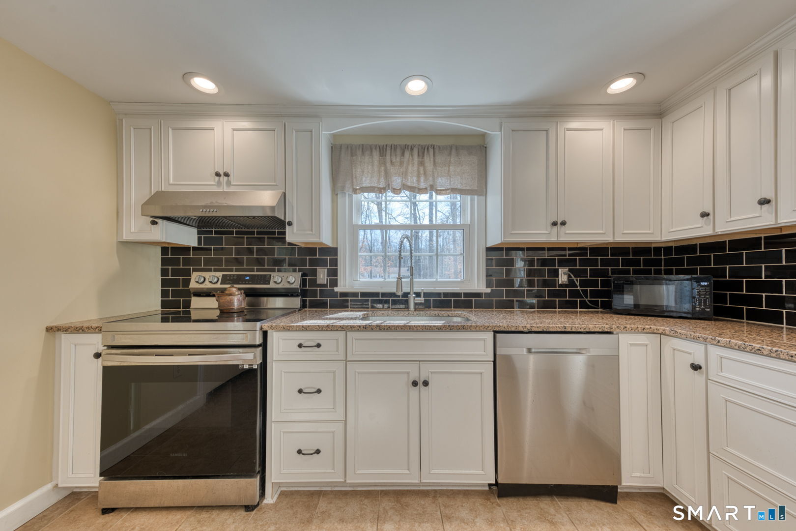 612 Broad Way Coventry, CT 06238 - Photo 13 of 42