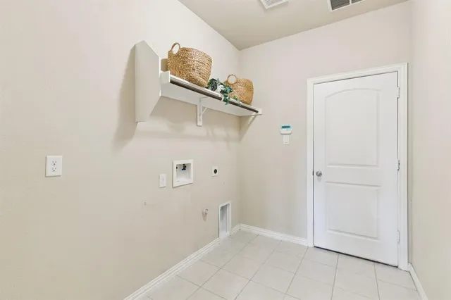 $2,600 | 6210 Eagle Nest Drive, Garland, TX 75044