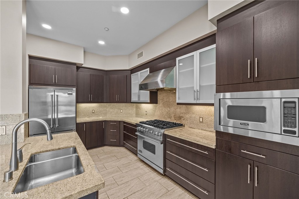402 Rockefeller, Unit 305 Irvine, CA 92612 - Photo 5 of 45