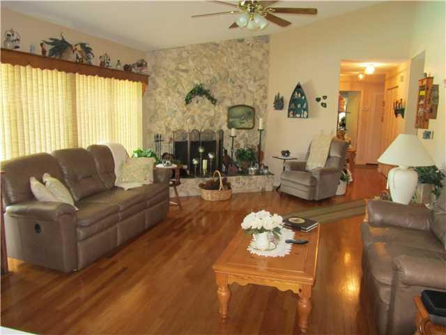 20220 Southwest 48th Place Southwest Ranches, FL 33332 - Photo 5 of 25 Den/Family/Great Room