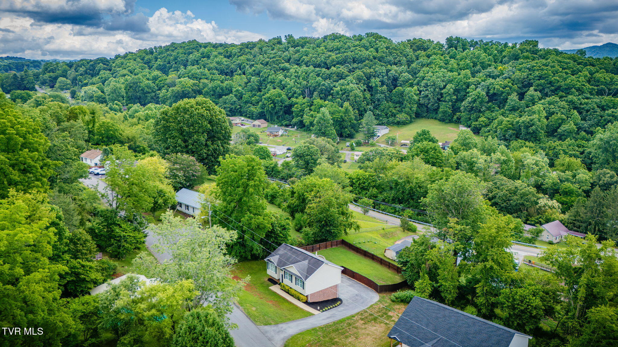 220 Old Siam Road Elizabethton, TN 37643 - Photo 37 of 41 102