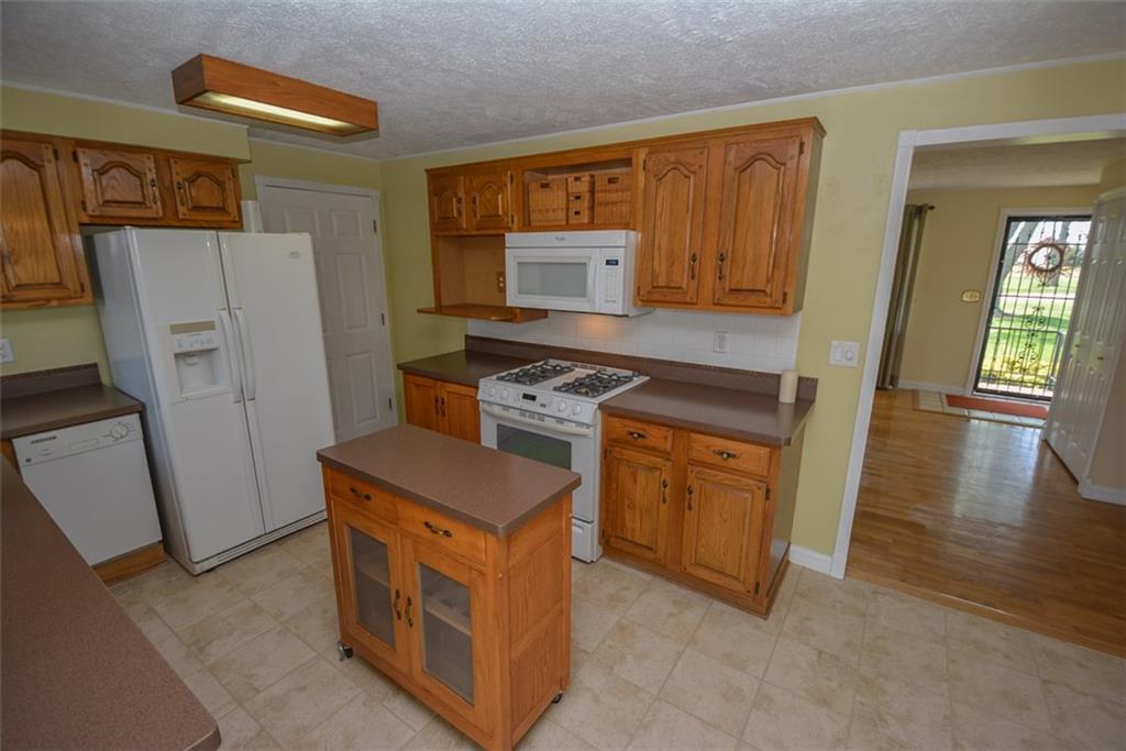 1304 East Royerton Road Muncie, IN 47303 - Photo 7 of 24 Gallery Image 7