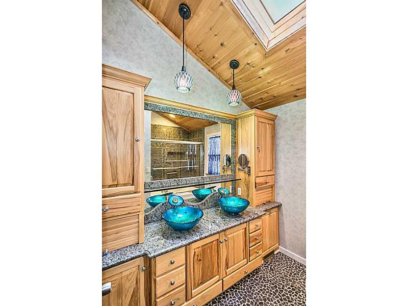 6127 Garvers Ferry Road Leechburg, PA 15656 - Photo 9 of 15 Full Bath.