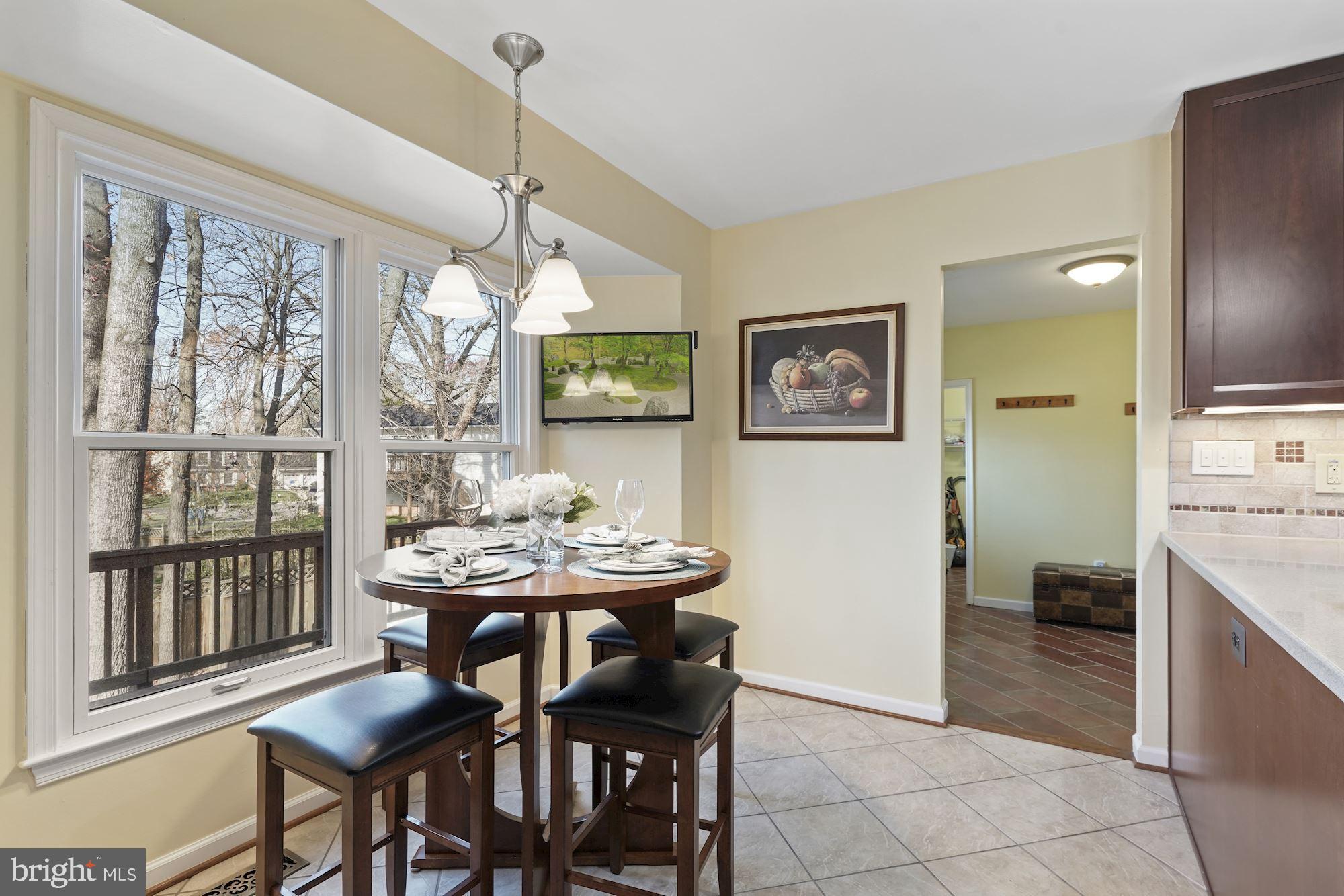 7132 Sontag Way Springfield, VA 22153 - Photo 23 of 53 Breakfast area w/large window