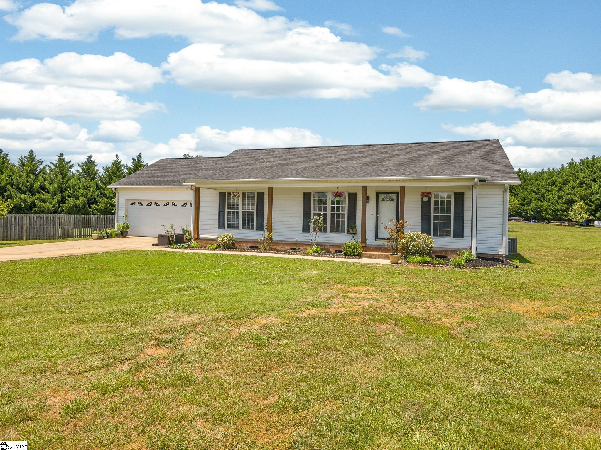 320 Mollys Way Inman, SC 29349 - Photo 4 of 31