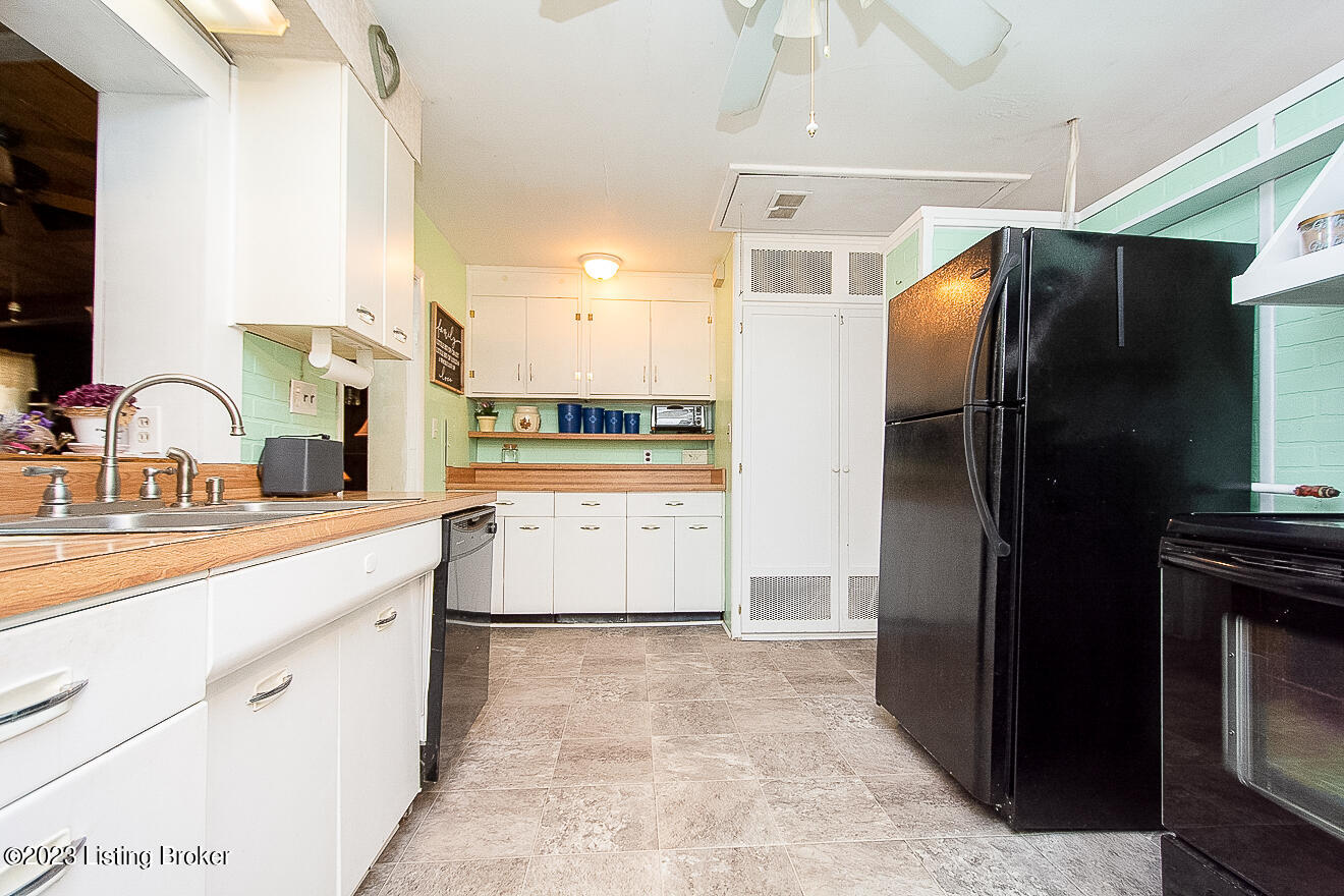 4807 Raven Road Louisville, KY 40213 - Photo 11 of 35 Kitchen