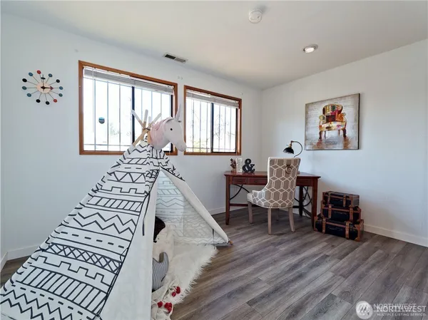 $925,000 | 6750 28th Avenue South, Seattle, WA 98108